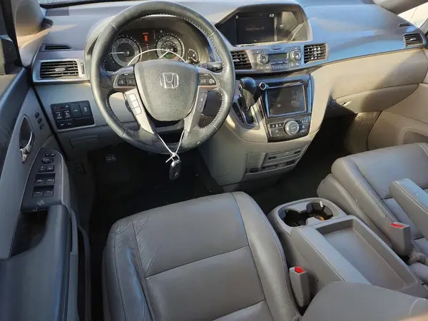 5FNRL5H97HB000833 2017 HONDA ODYSSEY - Image 8