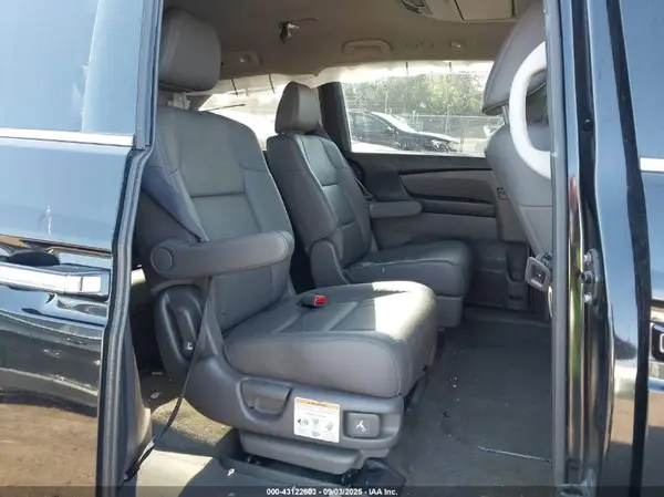 5FNRL5H9XHB006724 2017 HONDA ODYSSEY - Image 8