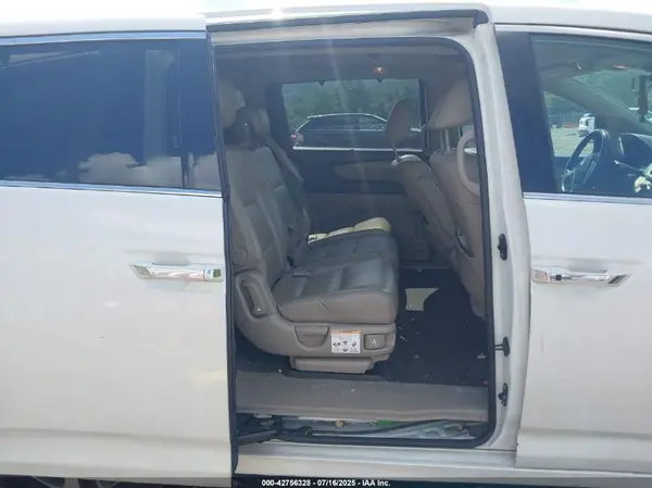 5FNRL5H9XHB009736 2017 HONDA ODYSSEY - Image 8