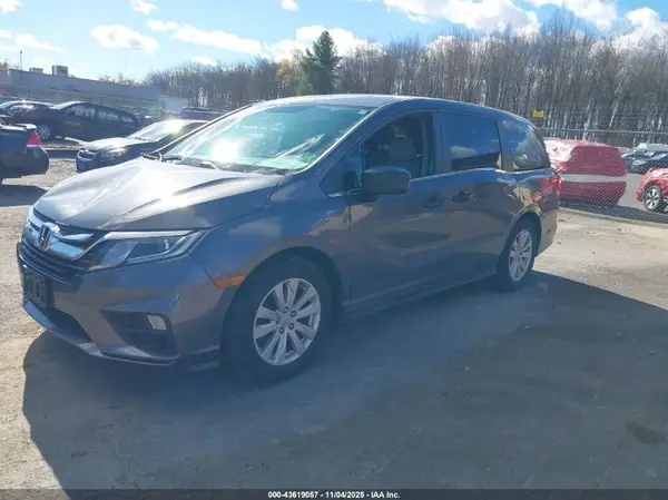 5FNRL6H21JB075915 2018 HONDA ODYSSEY - Image 2