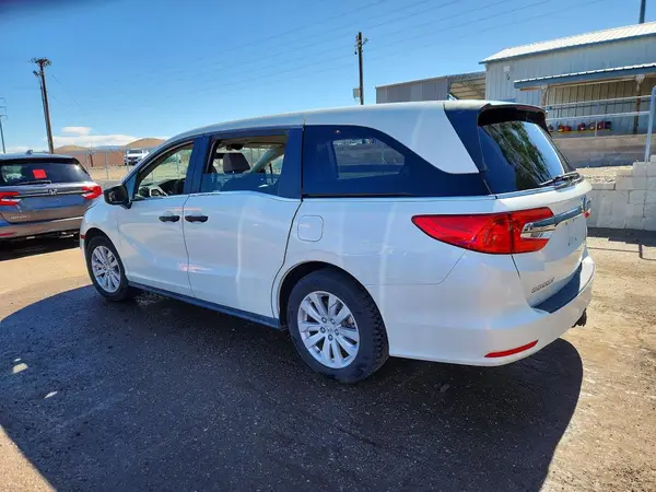 5FNRL6H22JB015836 2018 HONDA ODYSSEY - Image 2