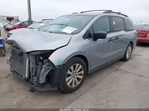 5FNRL6H22JB037139 2018 HONDA ODYSSEY - Image 2