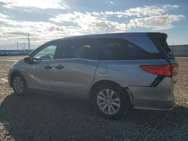 5FNRL6H22JB100093 2018 HONDA ODYSSEY - Image 2