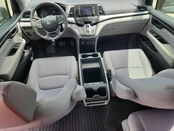 5FNRL6H23JB061868 2018 HONDA ODYSSEY - Image 8