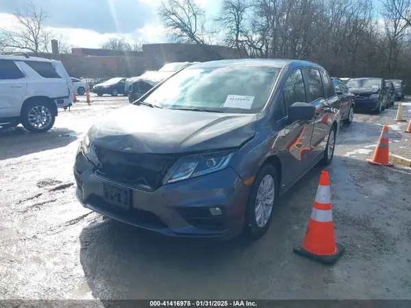 5FNRL6H23JB100572 2018 HONDA ODYSSEY - Image 2