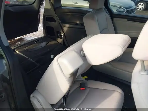 5FNRL6H27JB095795 2018 HONDA ODYSSEY - Image 8