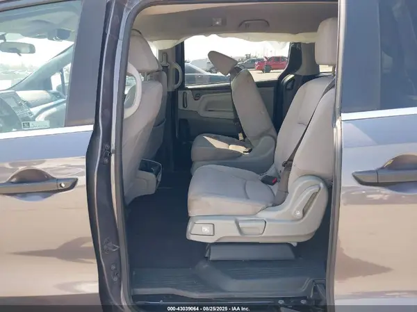 5FNRL6H27KB127002 2019 HONDA ODYSSEY - Image 8