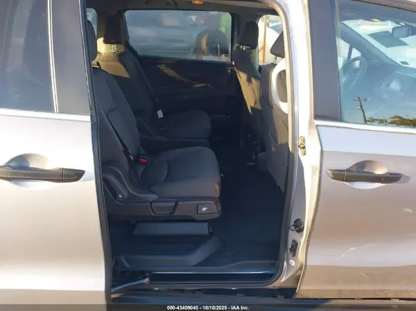 5FNRL6H29NB009151 2022 HONDA ODYSSEY - Image 8