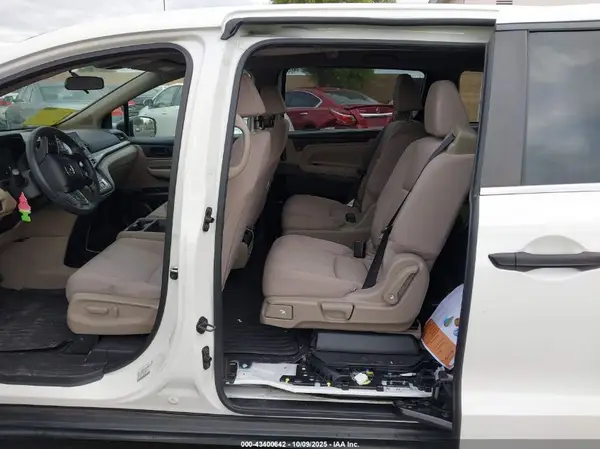 5FNRL6H2XJB048082 2018 HONDA ODYSSEY - Image 8