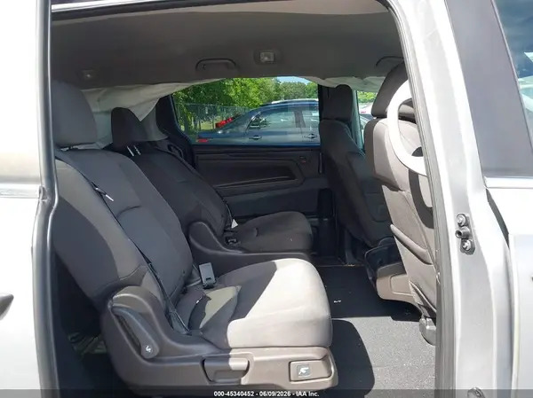 5FNRL6H2XJB105896 2018 HONDA ODYSSEY - Image 8