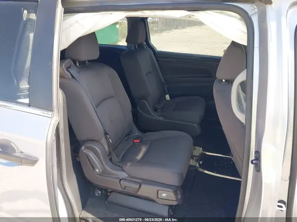 5FNRL6H2XJB105901 2018 HONDA ODYSSEY - Image 8