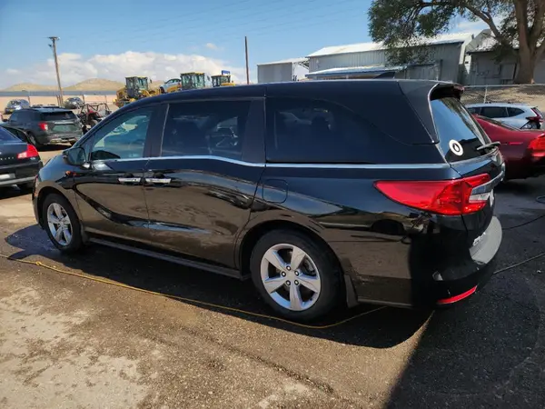 5FNRL6H50JB067170 2018 HONDA ODYSSEY - Image 2