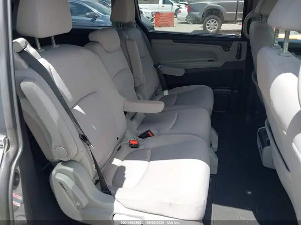 5FNRL6H50JB073907 2018 HONDA ODYSSEY - Image 8