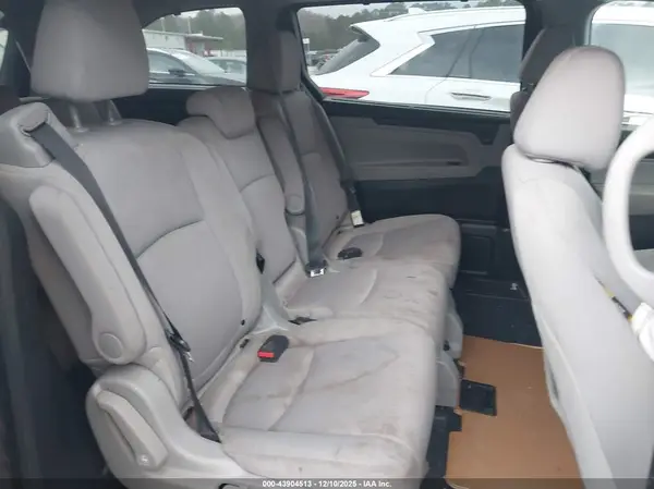 5FNRL6H50JB101737 2018 HONDA ODYSSEY - Image 8