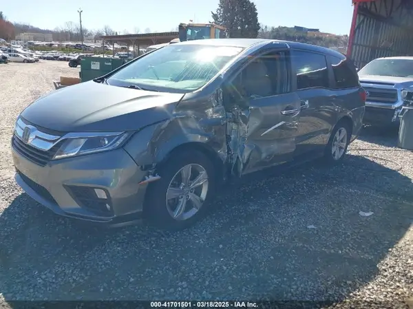 5FNRL6H50JB107702 2018 HONDA ODYSSEY - Image 2