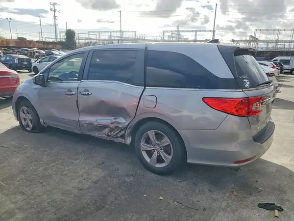 5FNRL6H51JB048482 2018 HONDA ODYSSEY - Image 2