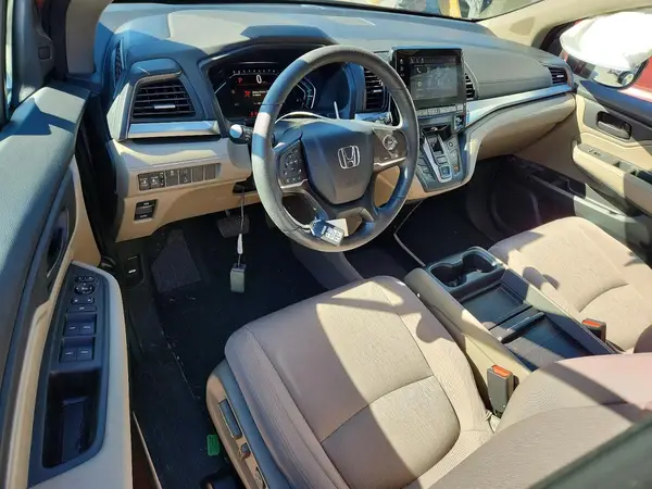 5FNRL6H52JB068823 2018 HONDA ODYSSEY - Image 8
