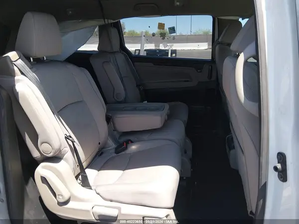 5FNRL6H52JB090417 2018 HONDA ODYSSEY - Image 8