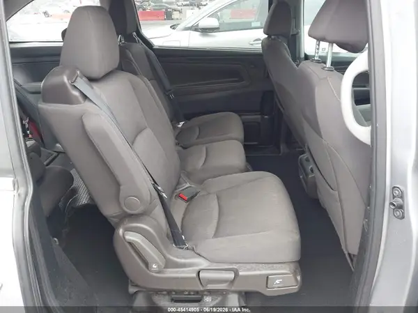 5FNRL6H53JB004998 2018 HONDA ODYSSEY - Image 8