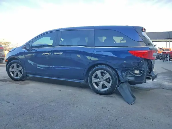 5FNRL6H53JB006055 2018 HONDA ODYSSEY - Image 2