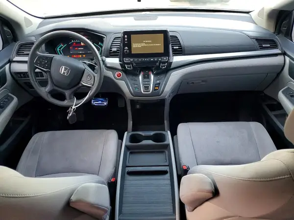 5FNRL6H53JB006055 2018 HONDA ODYSSEY - Image 8