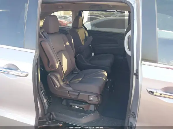 5FNRL6H53JB056809 2018 HONDA ODYSSEY - Image 8