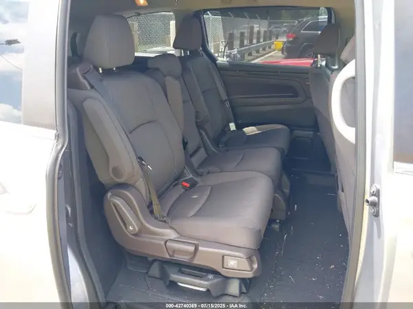 5FNRL6H53JB066563 2018 HONDA ODYSSEY - Image 8