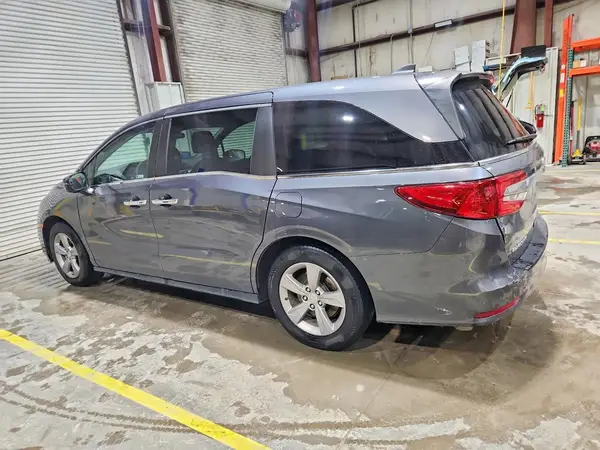 5FNRL6H53JB068233 2018 HONDA ODYSSEY - Image 2