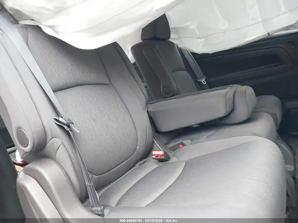 5FNRL6H53JB069155 2018 HONDA ODYSSEY - Image 8