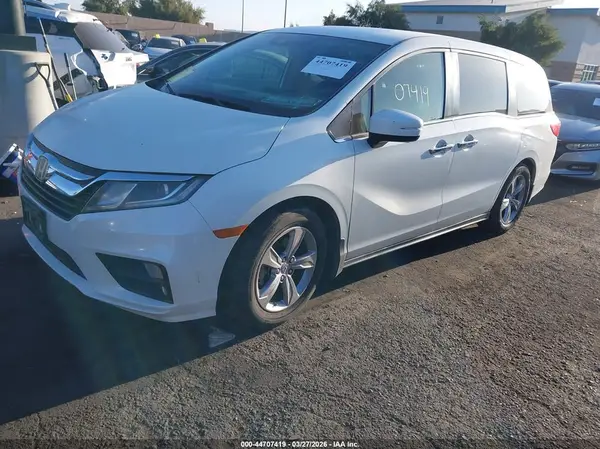 5FNRL6H54JB013869 2018 HONDA ODYSSEY - Image 2