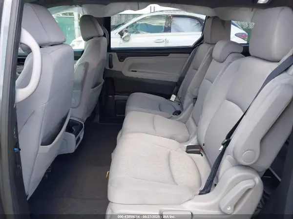 5FNRL6H54JB028758 2018 HONDA ODYSSEY - Image 8
