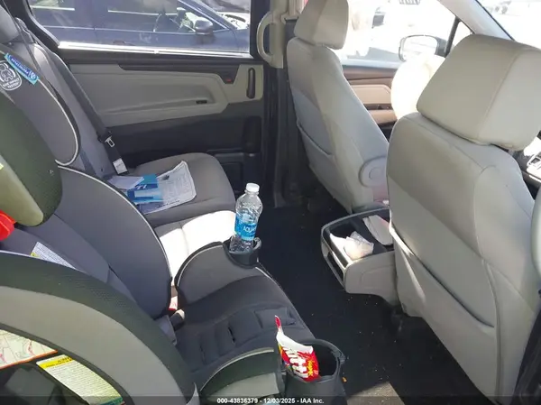 5FNRL6H54JB093061 2018 HONDA ODYSSEY - Image 8