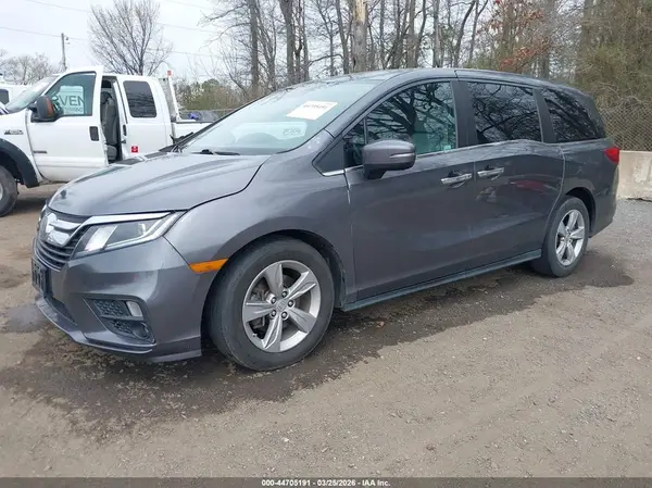 5FNRL6H56JB068260 2018 HONDA ODYSSEY - Image 2