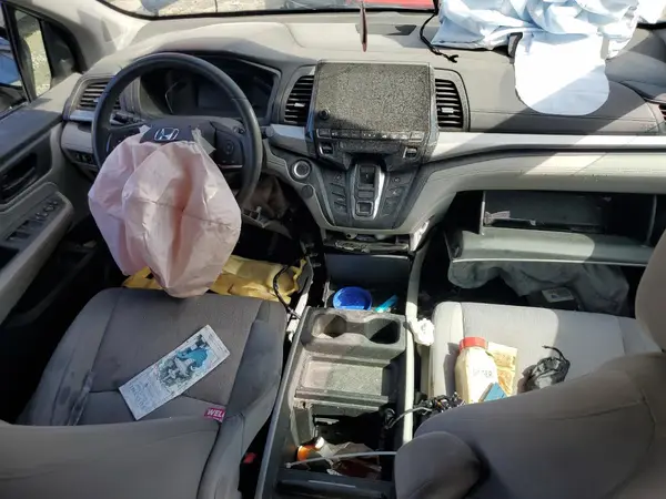 5FNRL6H56JB075872 2018 HONDA ODYSSEY - Image 8