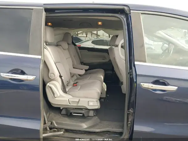 5FNRL6H56NB005746 2022 HONDA ODYSSEY - Image 8