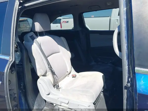 5FNRL6H57JB015583 2018 HONDA ODYSSEY - Image 8