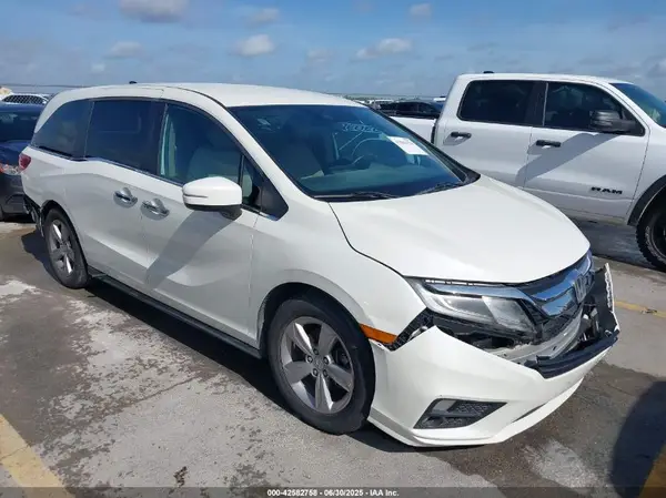 5FNRL6H57JB100035 2018 HONDA ODYSSEY - Image 1