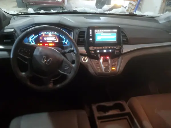 5FNRL6H57JB105591 2018 HONDA ODYSSEY - Image 8