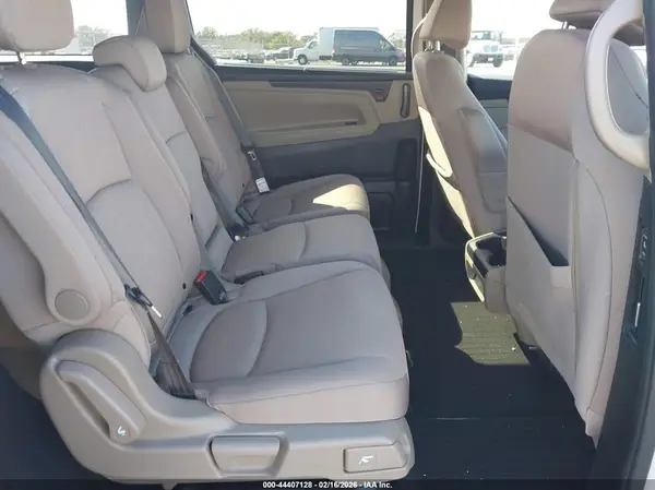 5FNRL6H57RB070188 2024 HONDA ODYSSEY - Image 8