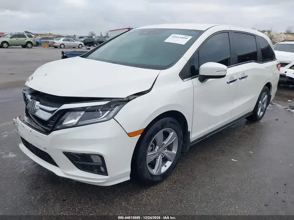 5FNRL6H58JB052898 2018 HONDA ODYSSEY - Image 2