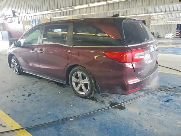 5FNRL6H58JB068843 2018 HONDA ODYSSEY - Image 2