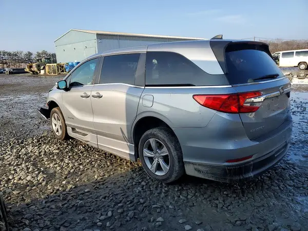 5FNRL6H58JB084220 2018 HONDA ODYSSEY - Image 2