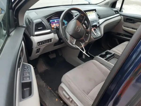 5FNRL6H58JB106975 2018 HONDA ODYSSEY - Image 8