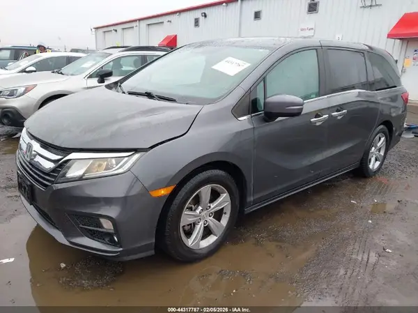 5FNRL6H58JB110718 2018 HONDA ODYSSEY - Image 2