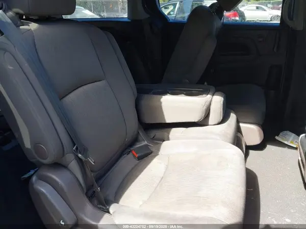 5FNRL6H58KB032555 2019 HONDA ODYSSEY - Image 8