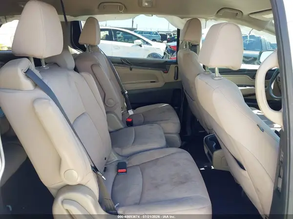 5FNRL6H59JB101557 2018 HONDA ODYSSEY - Image 8