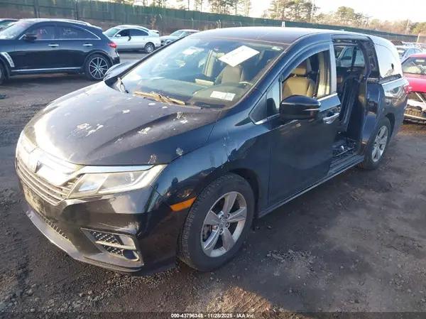 5FNRL6H5XJB020888 2018 HONDA ODYSSEY - Image 2