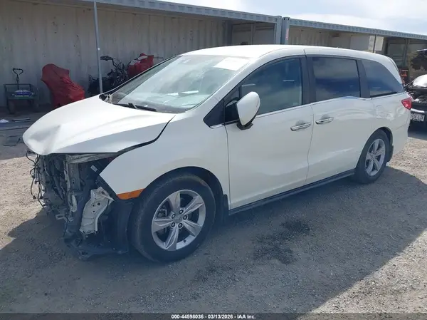 5FNRL6H5XJB099110 2018 HONDA ODYSSEY - Image 2