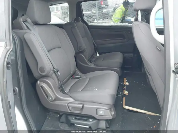 5FNRL6H5XPB039207 2023 HONDA ODYSSEY - Image 8