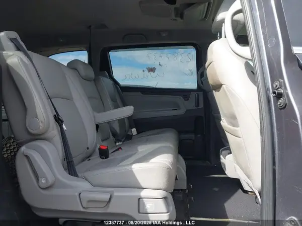 5FNRL6H60JB503993 2018 HONDA ODYSSEY - Image 8